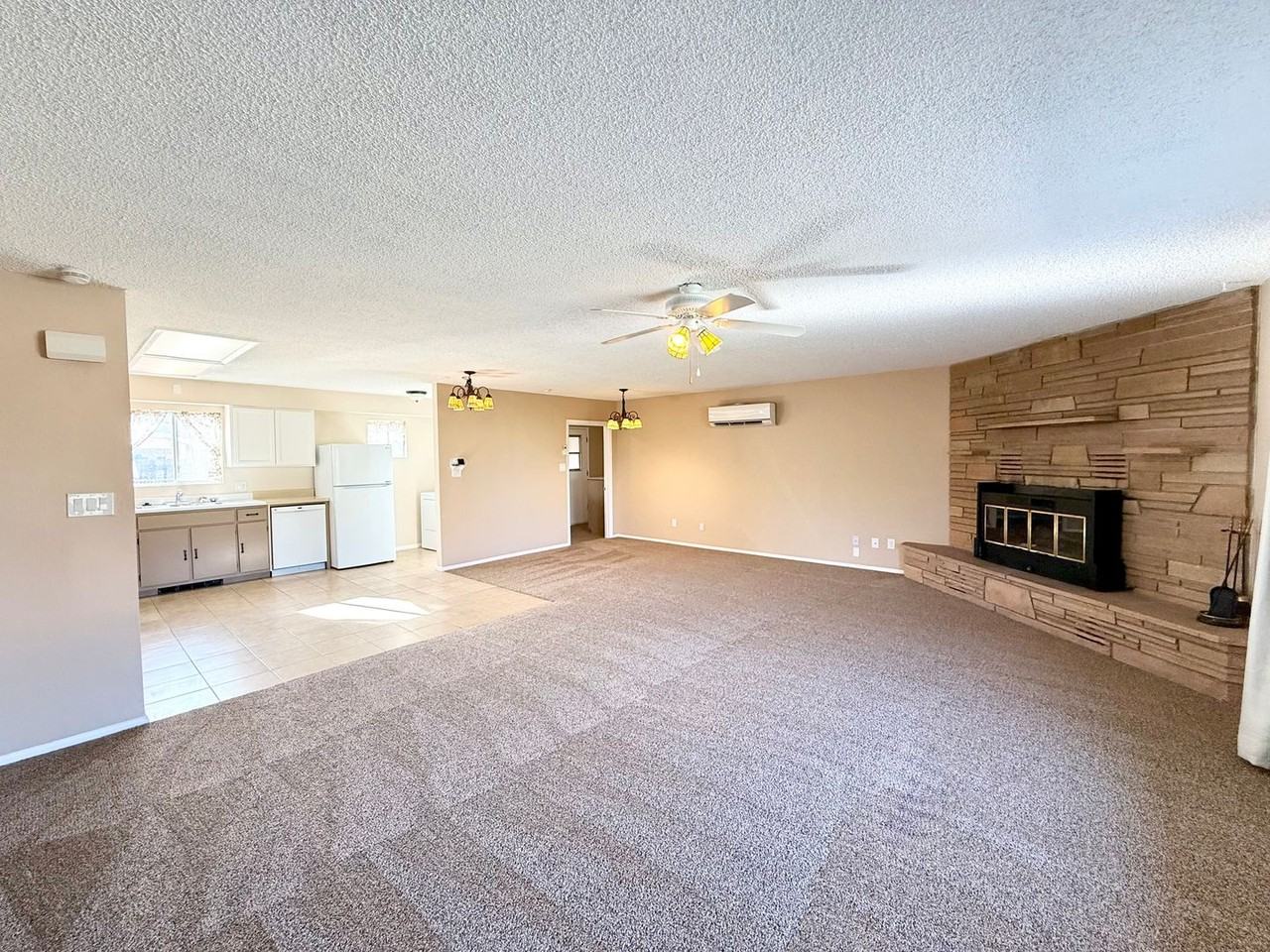 8411 E Sommer Dr - Photo 2 of 18