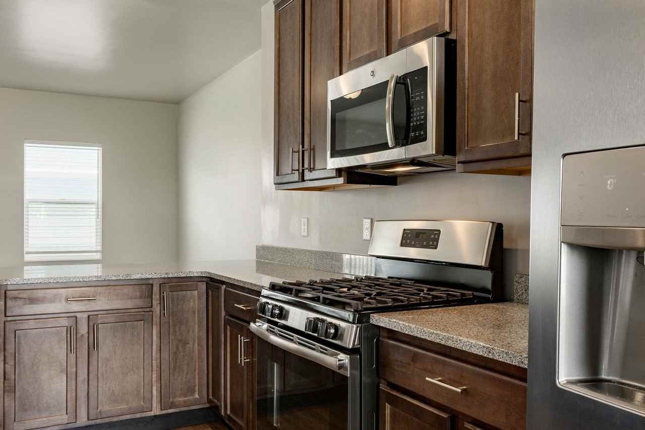 5161 W Stockfield Ln - Photo 3 of 21