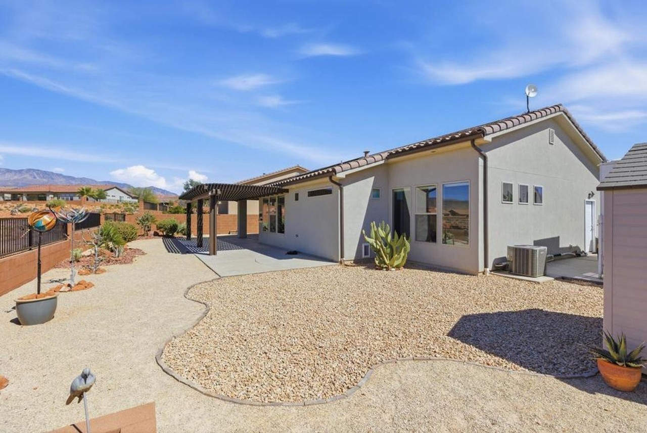 701 N Millcreek Springs Dr - Photo 5 of 39