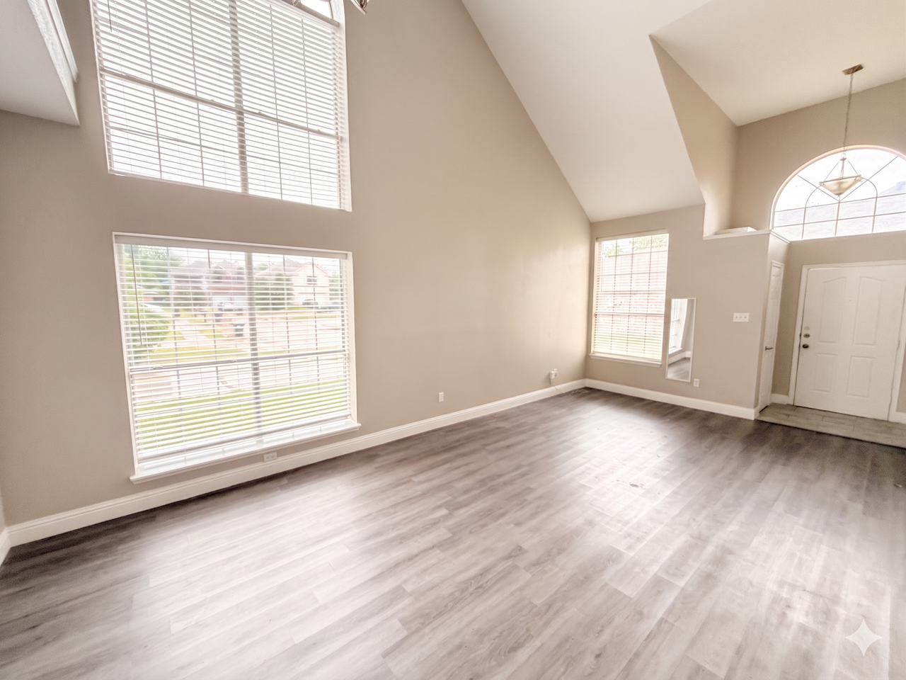 6945 Hickory Crk - Photo 7 of 14