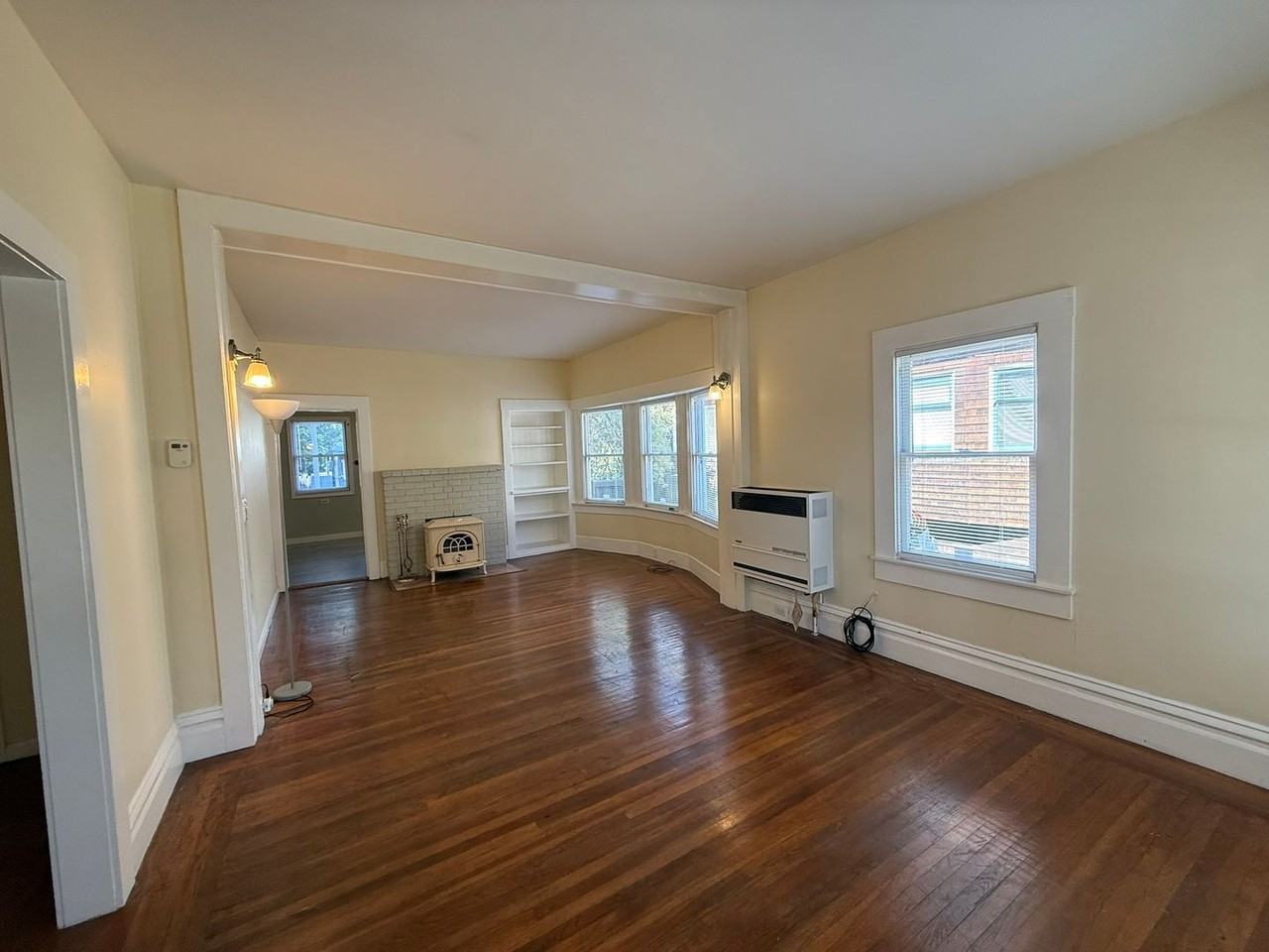 2113 Ashby Ave - Photo 5 of 36