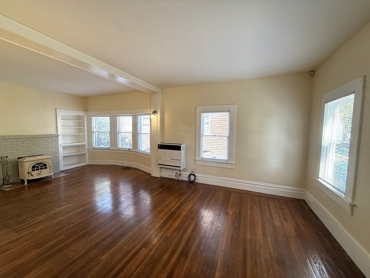 2113 Ashby Ave - Photo 6 of 36
