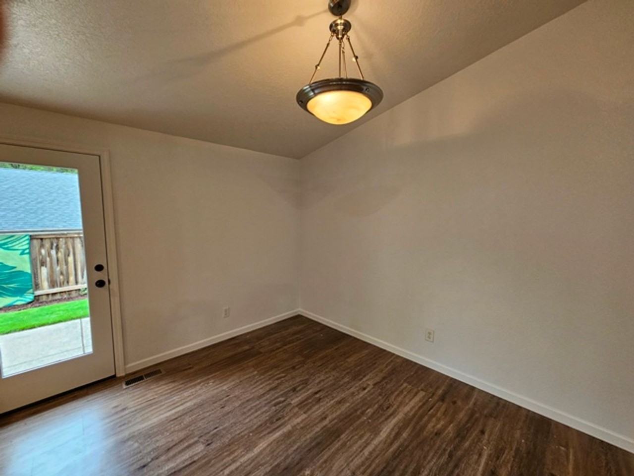 885 Creek Ct Nw - Photo 4 of 21