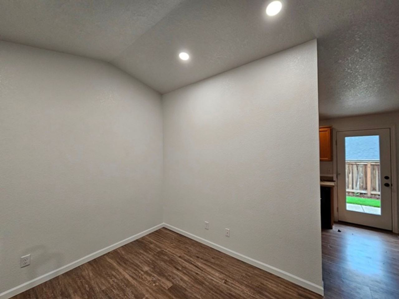 885 Creek Ct Nw - Photo 6 of 21