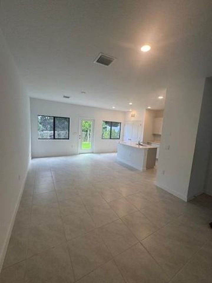 4844 Dillion St - Photo 2 of 13
