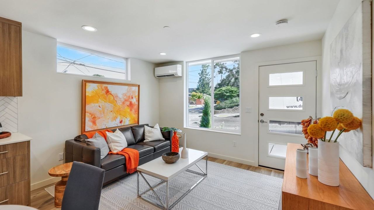 2822 S Walden St - Photo 7 of 21