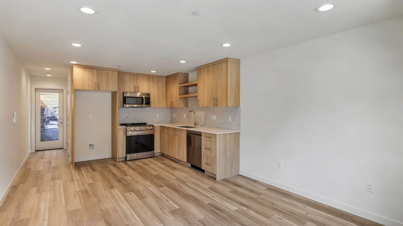 2830 S Walden St - Photo 3 of 20