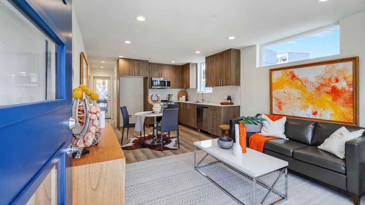 2830 S Walden St - Photo 6 of 20