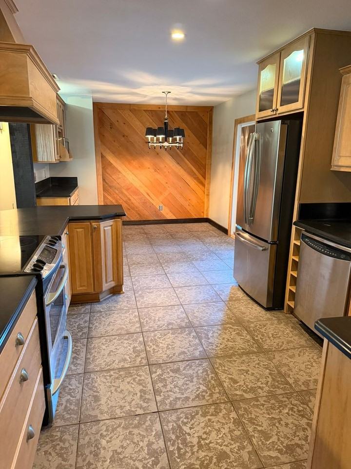 332 Harvard Blvd - Photo 2 of 17