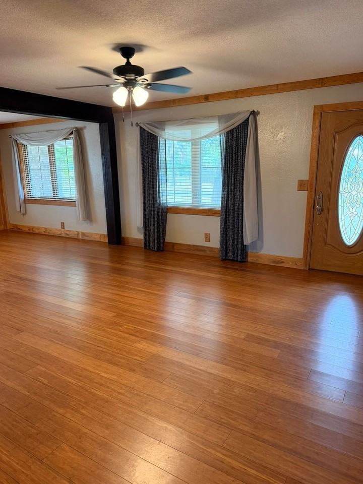 332 Harvard Blvd - Photo 7 of 17