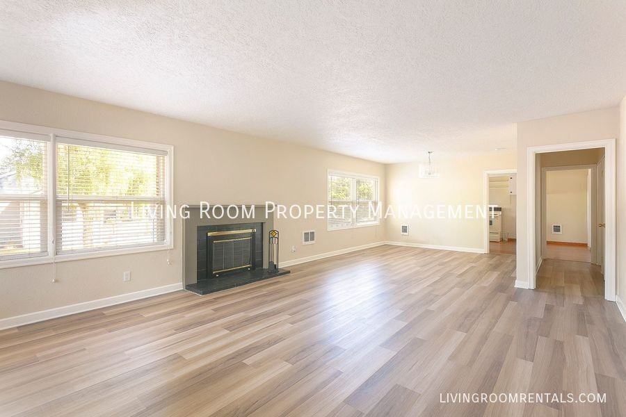 6738 Ne 22nd Ave - Photo 3 of 16