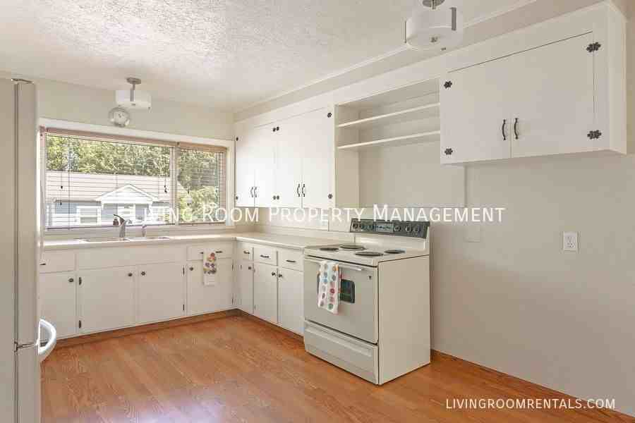 6738 Ne 22nd Ave - Photo 7 of 16