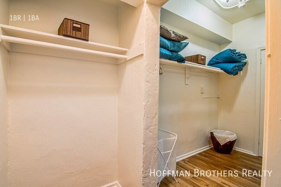5233 Monte Vista St #402 - Photo 7 of 8
