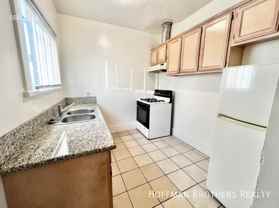 324 E Esther St #7 - Photo 1 of 1