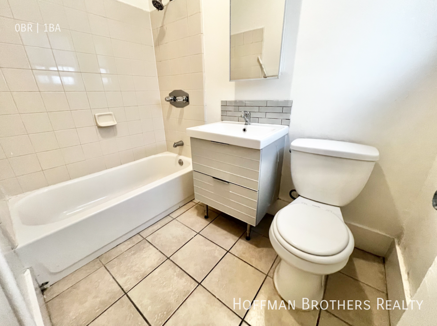 324 E Esther St #7 - Photo 5 of 5