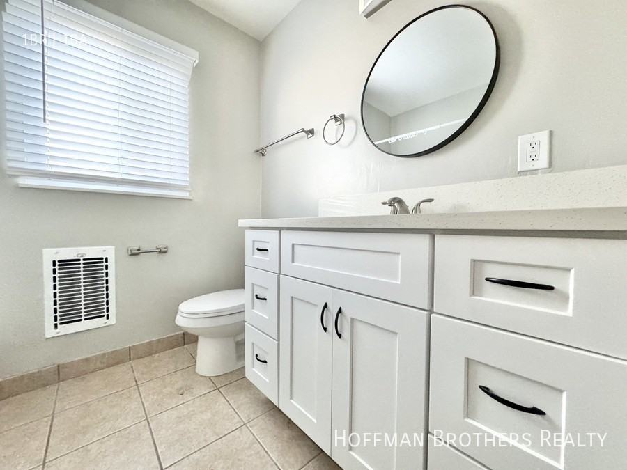 1425 E Appleton St #6 - Photo 7 of 9