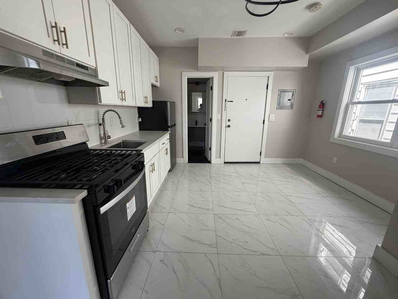 484 Kennedy Blvd #2R - Photo 2 of 10