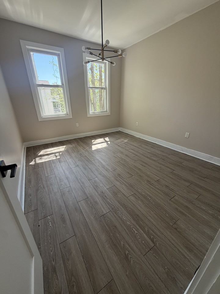 484 Kennedy Blvd #2R - Photo 4 of 10