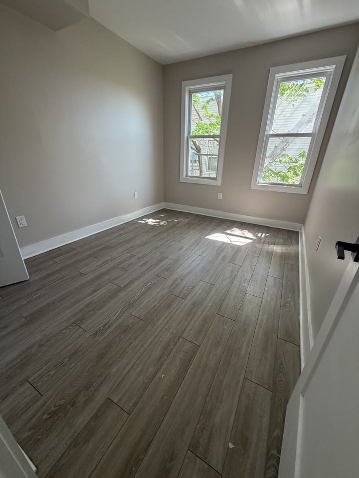 484 Kennedy Blvd #2R - Photo 7 of 10