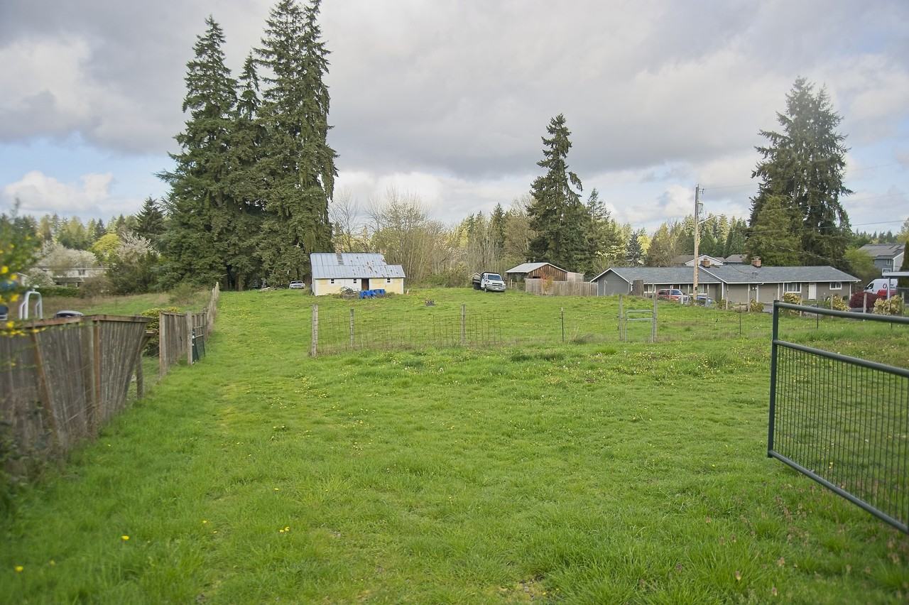 11802 74th Ave E #NA - Photo 4 of 37