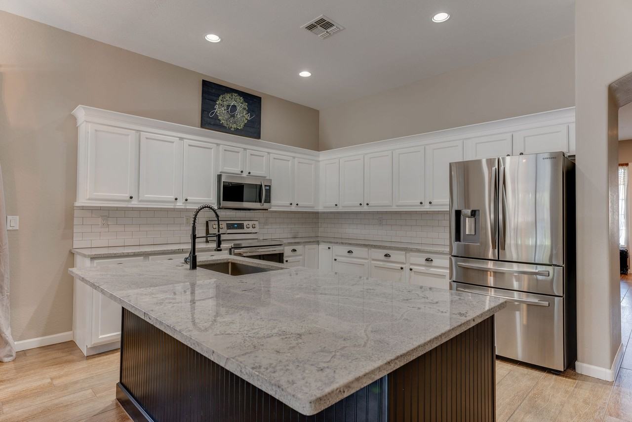 2118 S Esmeralda #NA - Photo 2 of 14