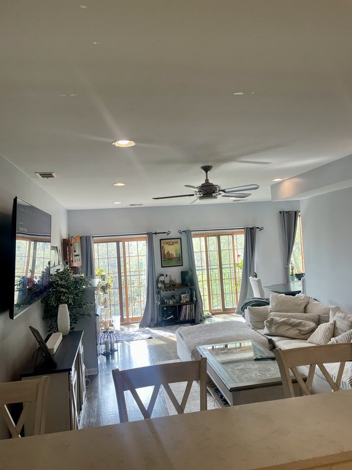 1517 N Ashland Ave #4 - Photo 2 of 14