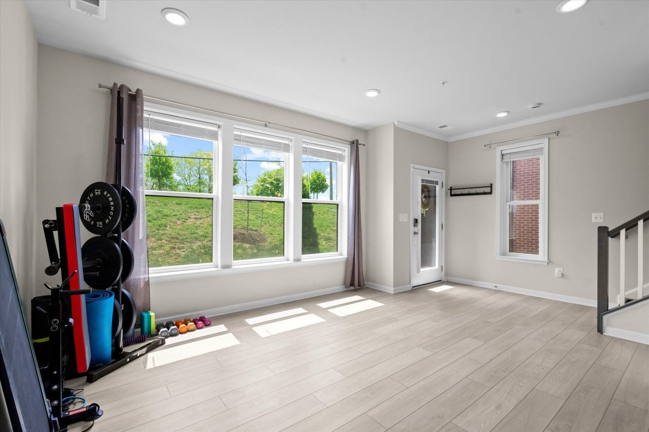 4837 Vista Green Ln - Photo 3 of 20