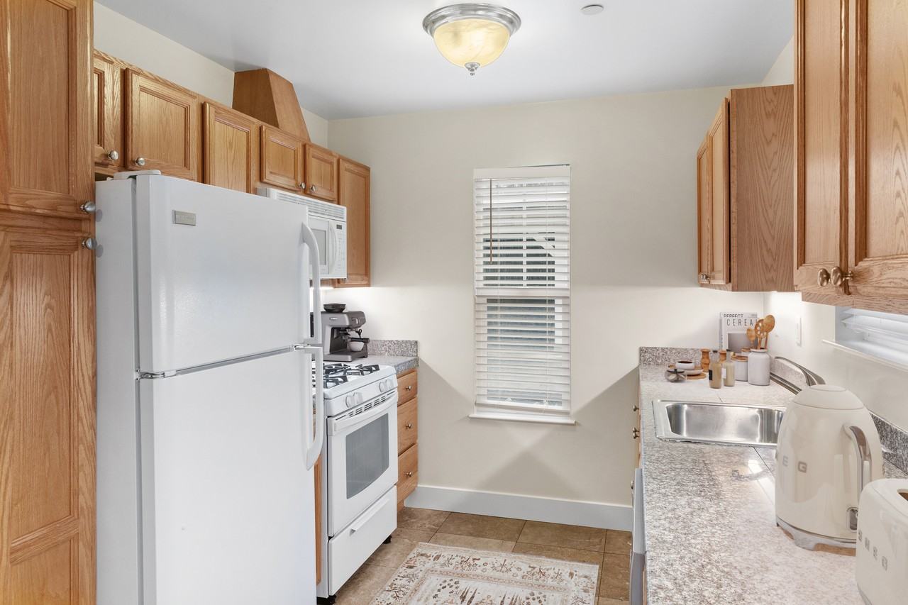 149 Elm St #C - Photo 7 of 12