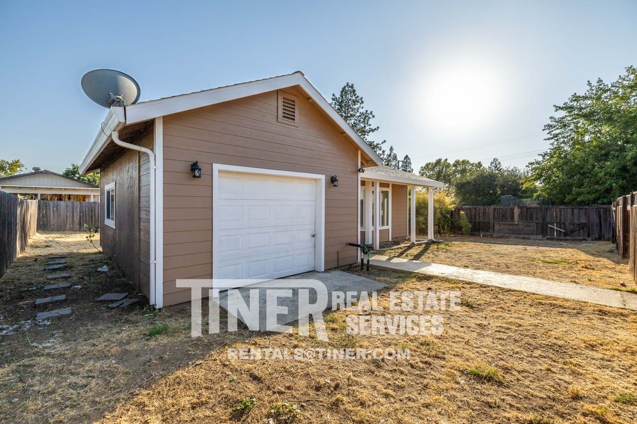 9304 Orangevale Ave - Photo 6 of 21