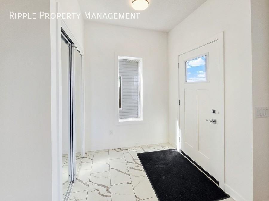 8749 Huxbury Dr Ne - Photo 3 of 35