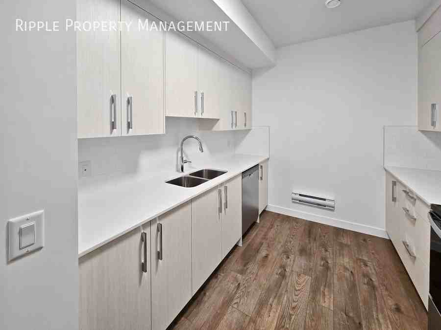 8749 Huxbury Dr Ne - Photo 6 of 17