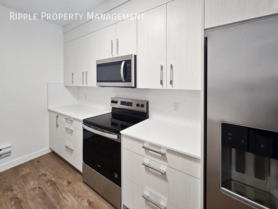 8749 Huxbury Dr Ne - Photo 7 of 17