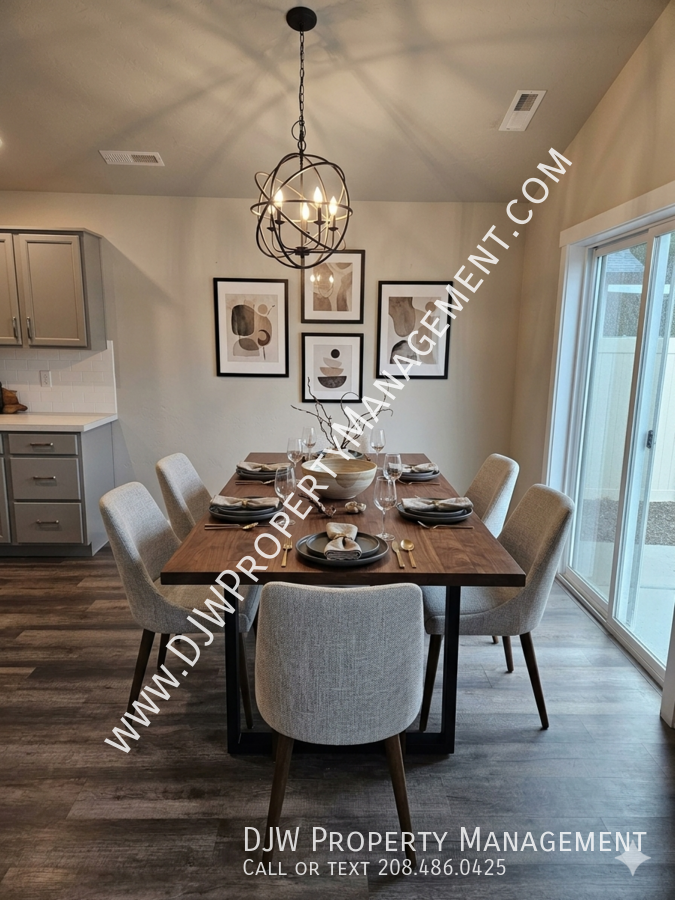 3948 N Chelmsford Ave - Photo 4 of 23