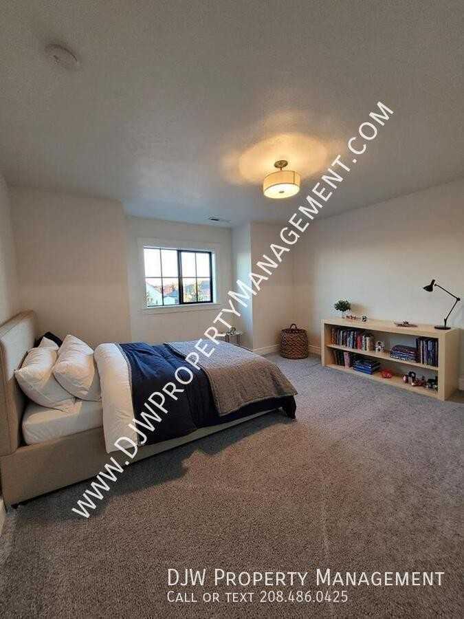 4264 W Lovegood Ln - Photo 7 of 8