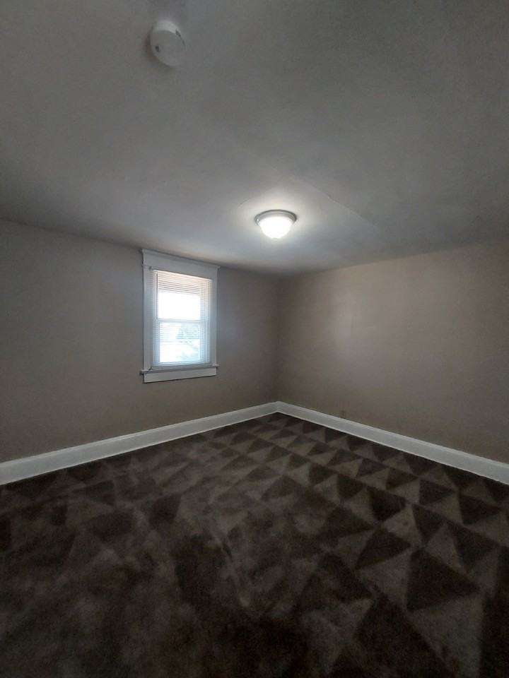 173 Grant St - Photo 4 of 8