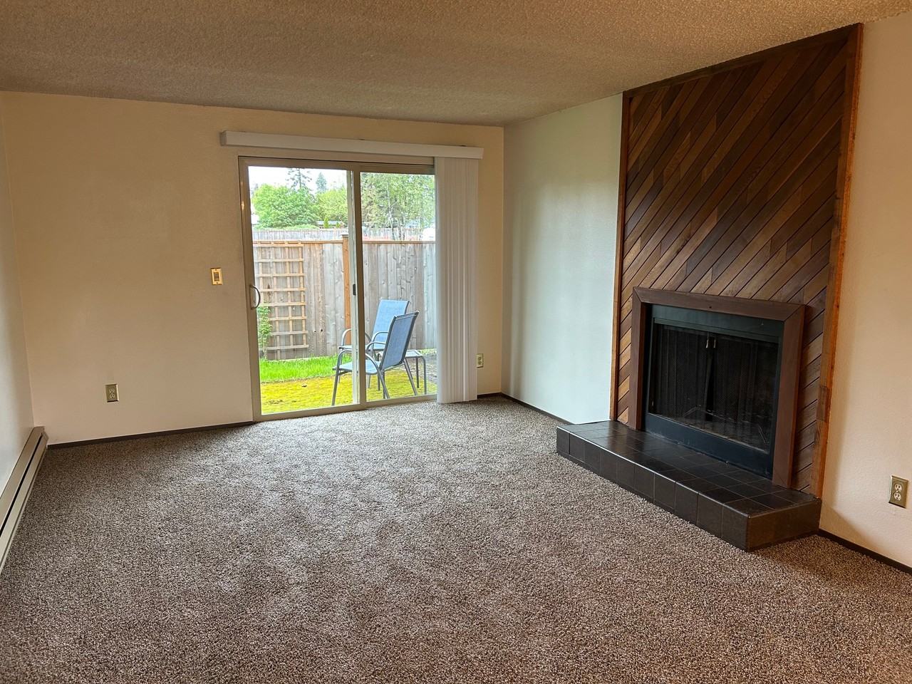 333 Se 139th Ave #NA - Photo 3 of 8