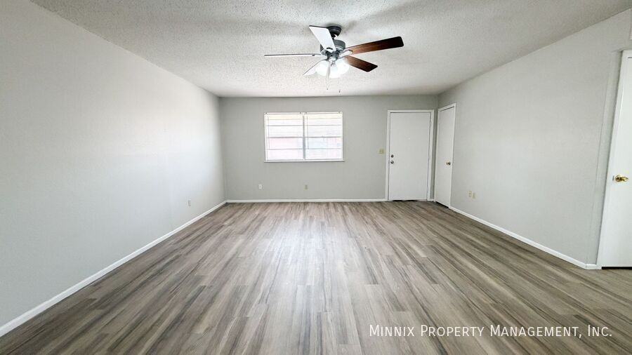 2302 W 16th St #A - Photo 4 of 13