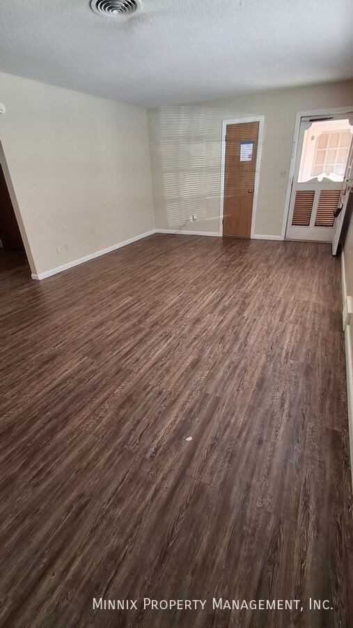 4222 Sw 2nd Ave #C - Photo 4 of 32