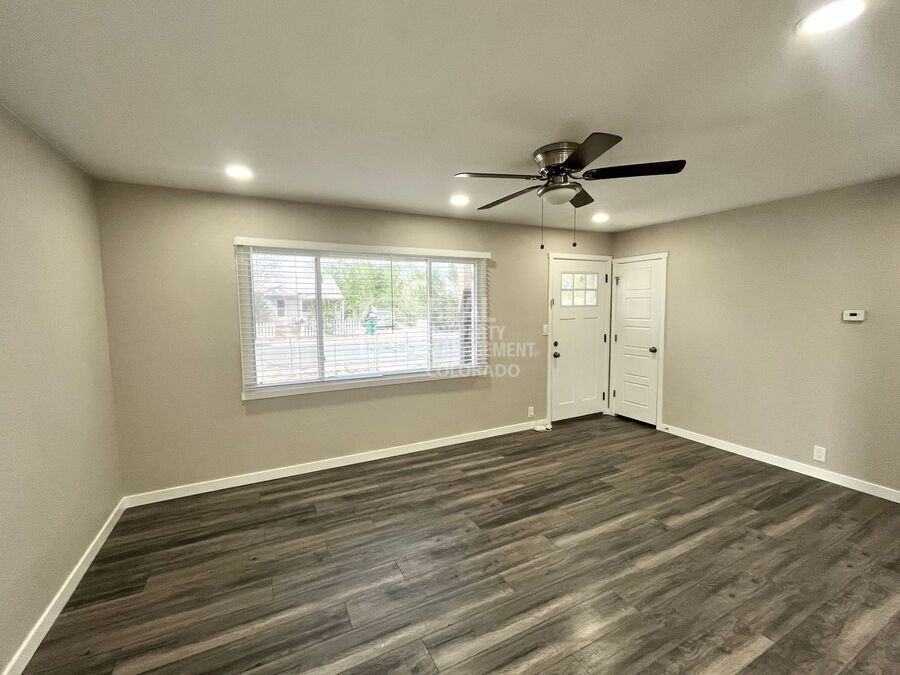 1209 Florence Ave - Photo 3 of 18