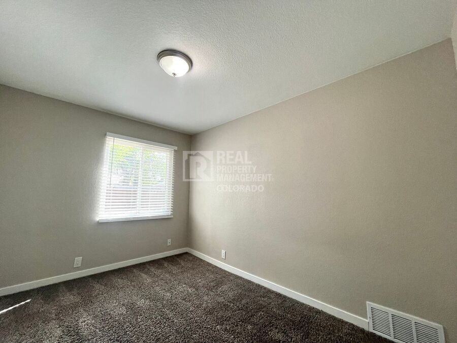 1209 Florence Ave - Photo 7 of 18