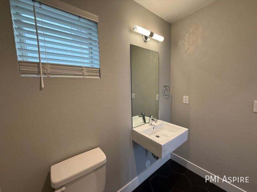 5155 W 10th Ave #5155 - Photo 6 of 7