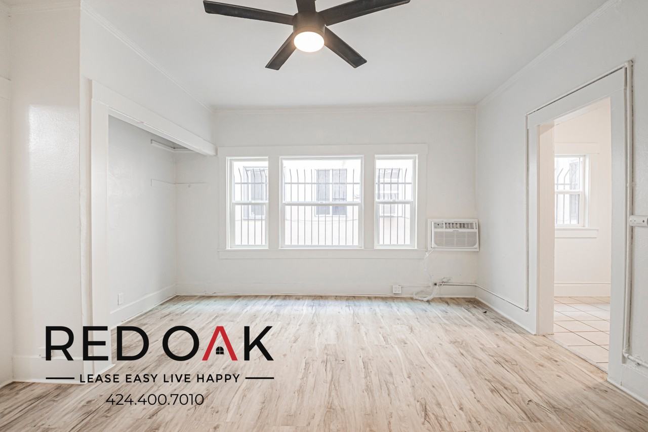 816 S Park View St - Photo 3 of 13