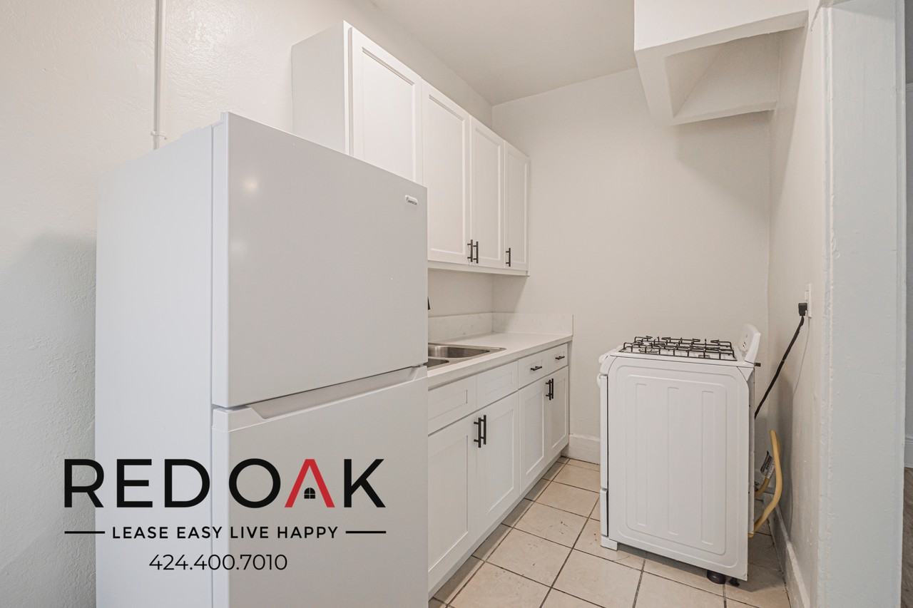 816 S Park View St - Photo 5 of 13