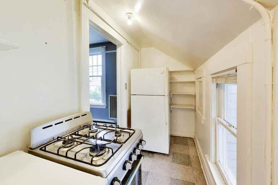 329 N Ellsworth Ave #04 - Photo 7 of 10