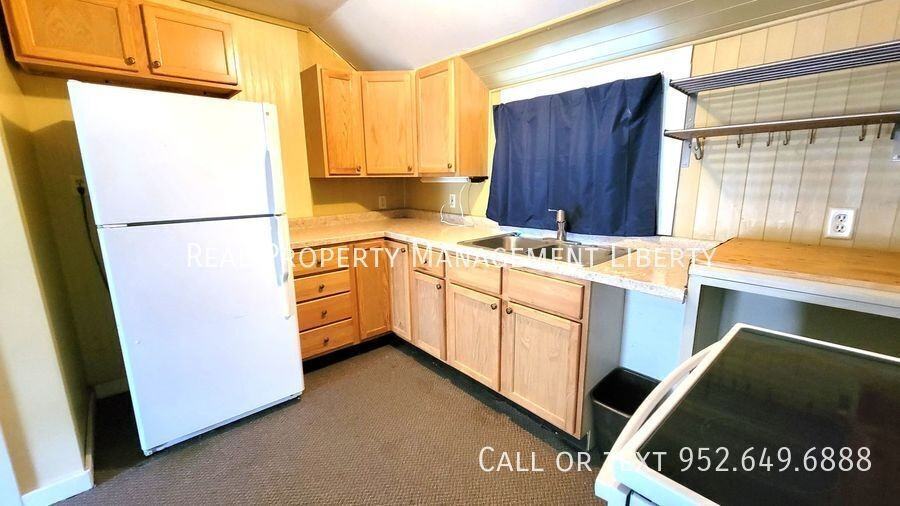 412 N Cedar St #2 - Photo 4 of 9