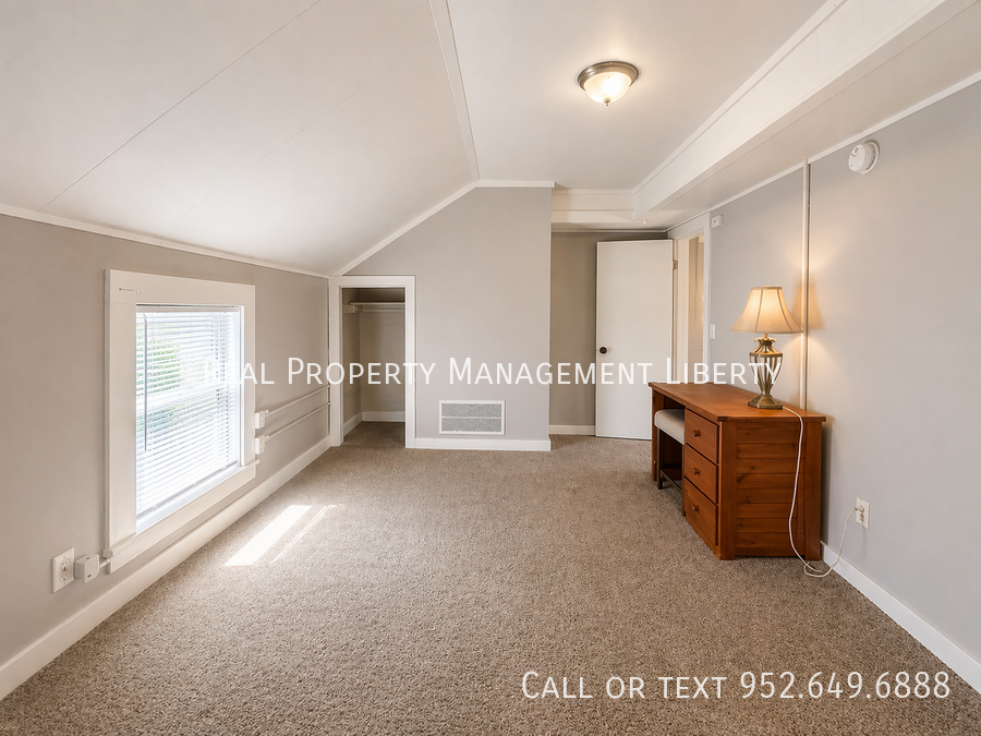 412 N Cedar St #2 - Photo 5 of 9