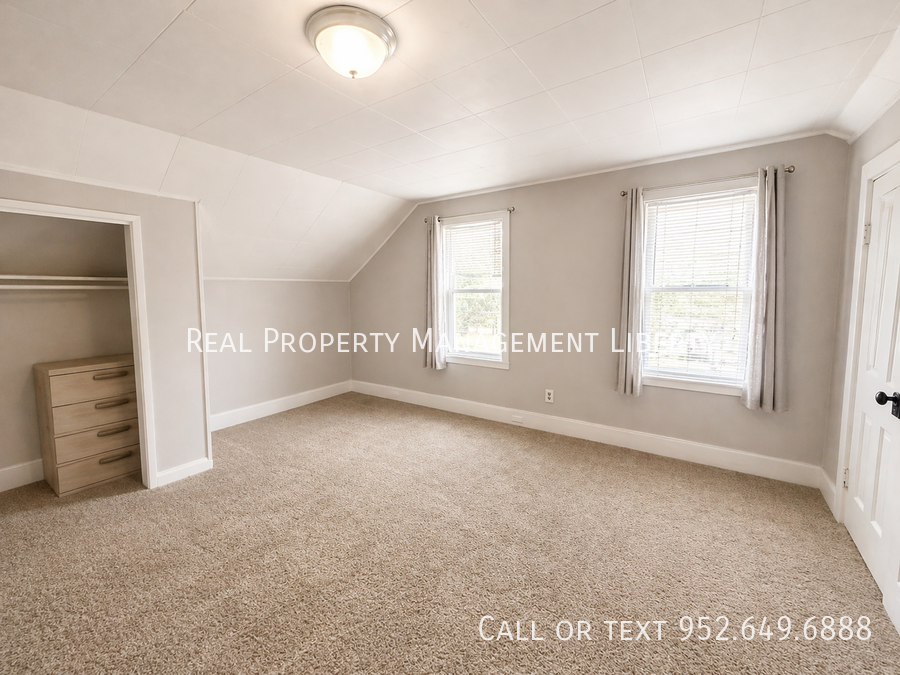 412 N Cedar St #2 - Photo 7 of 9