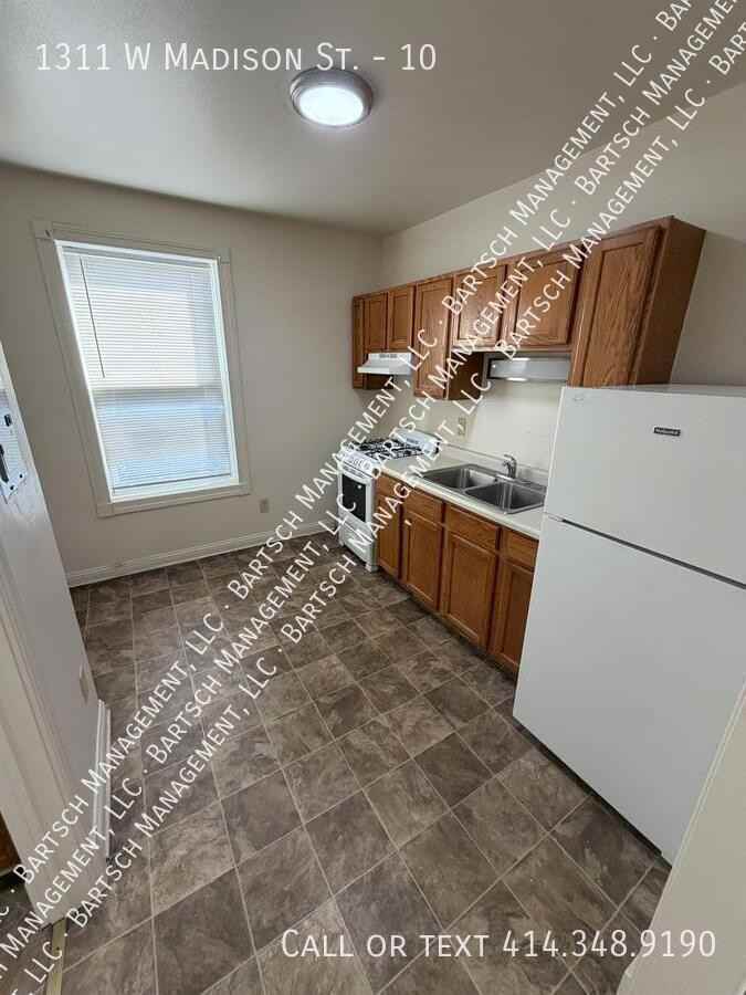 1311 W Madison St #10 - Photo 3 of 5