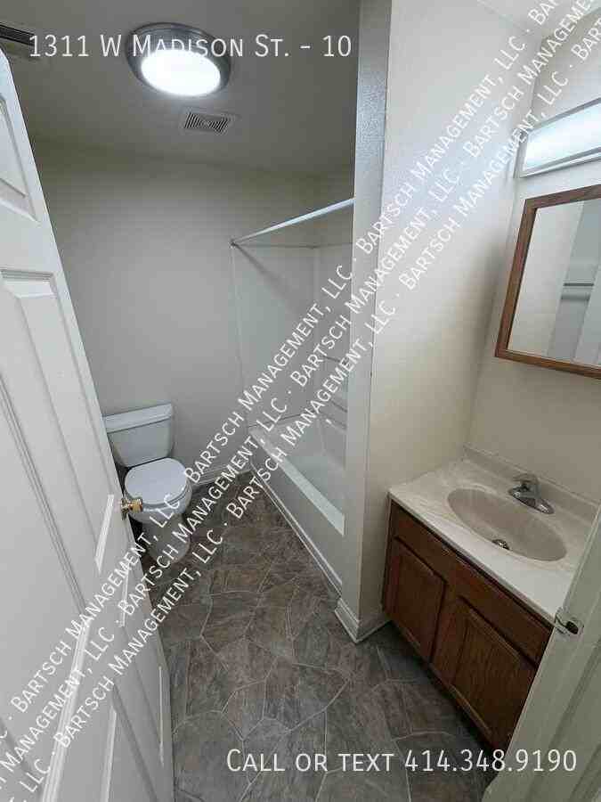 1311 W Madison St #10 - Photo 5 of 5
