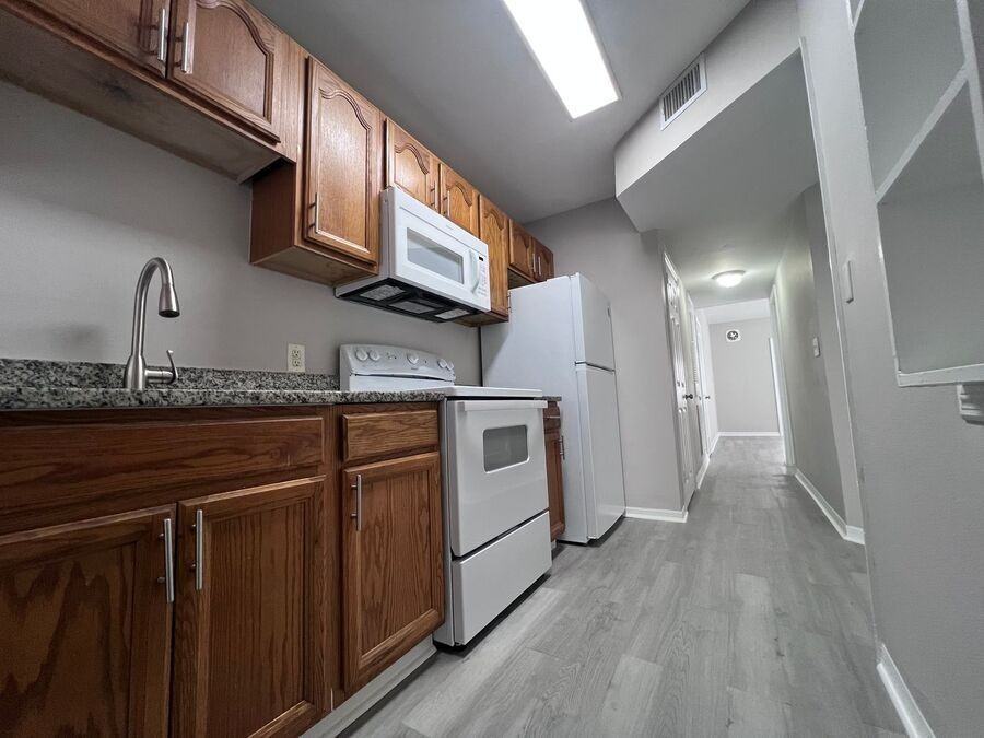163 Avenue A Se #2 - Photo 4 of 10